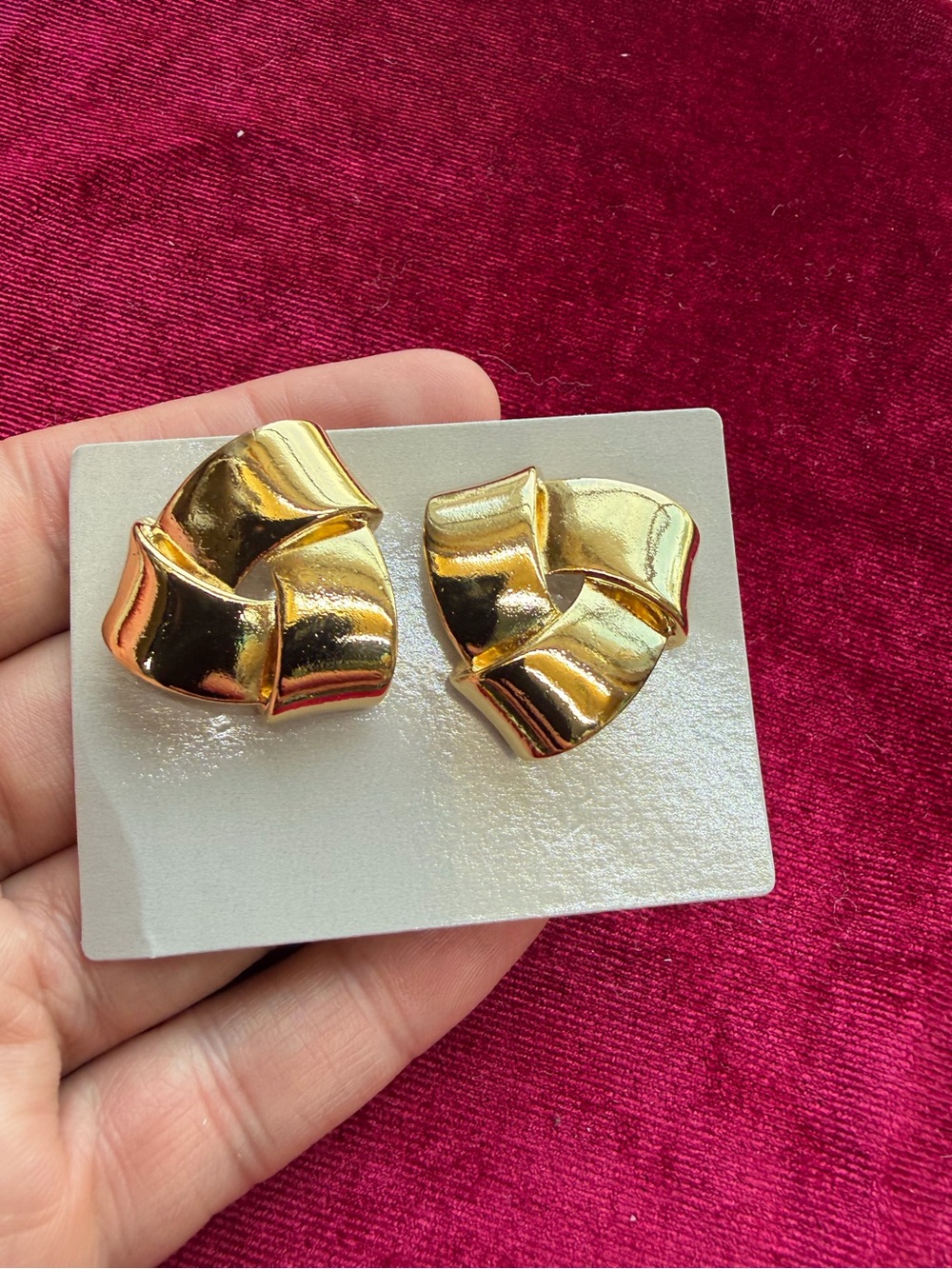 Vintage Avon Gold Tone Tailored Knot Pierced Earrings